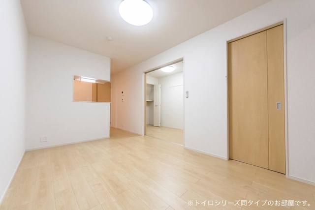 居室・リビング　※同タイプのお部屋の参考写真です。