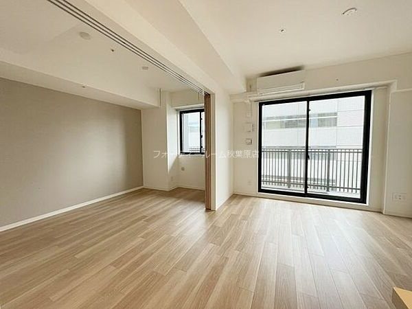 居室・リビング　別号室参考写真