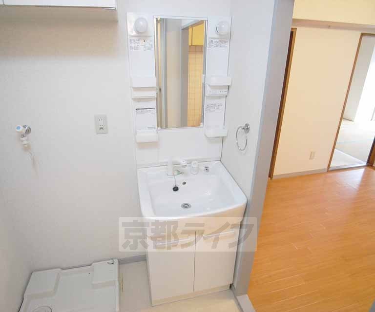 洗面設備　独立洗面台です。