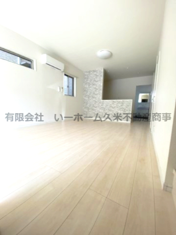 居室・リビング　こちらのリビングで趣味の時間をお楽しみください