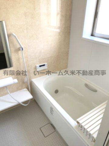 バス・シャワールーム　落ち着いた空間のお風呂です