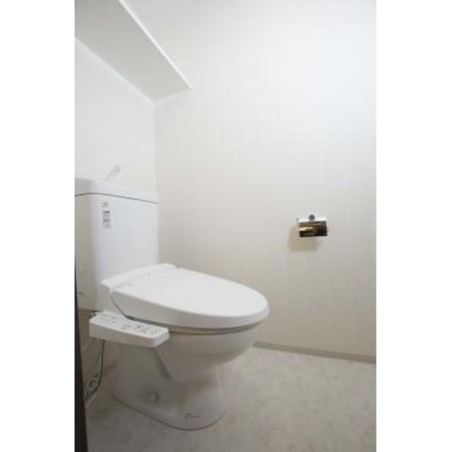 トイレ　※写真は同タイプ住戸です。