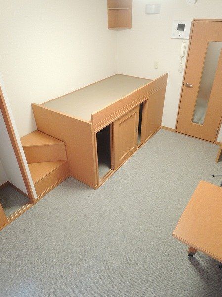 居室・リビング　収納付きベッドタイプのお部屋