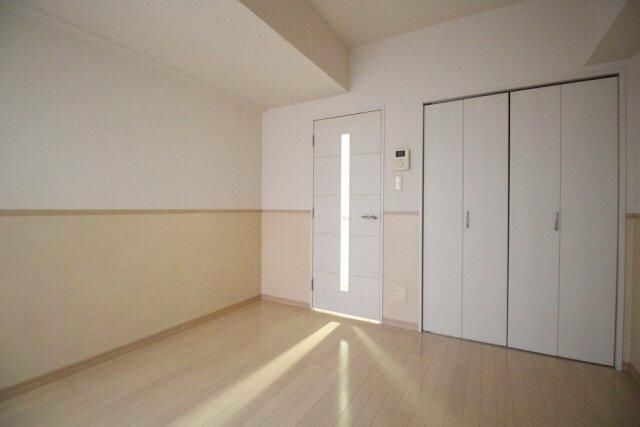 居室・リビング　☆明るい洋室☆