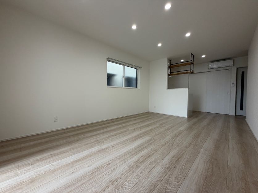 居室・リビング　こちらの居間で趣味の時間をお楽しみください