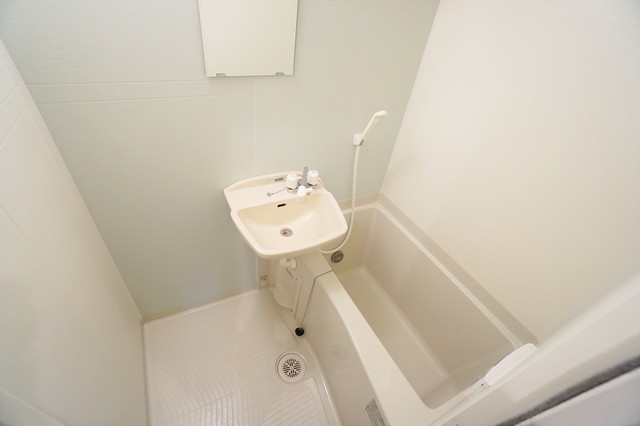 バス・シャワールーム　※ほかのお部屋の参考画像です※