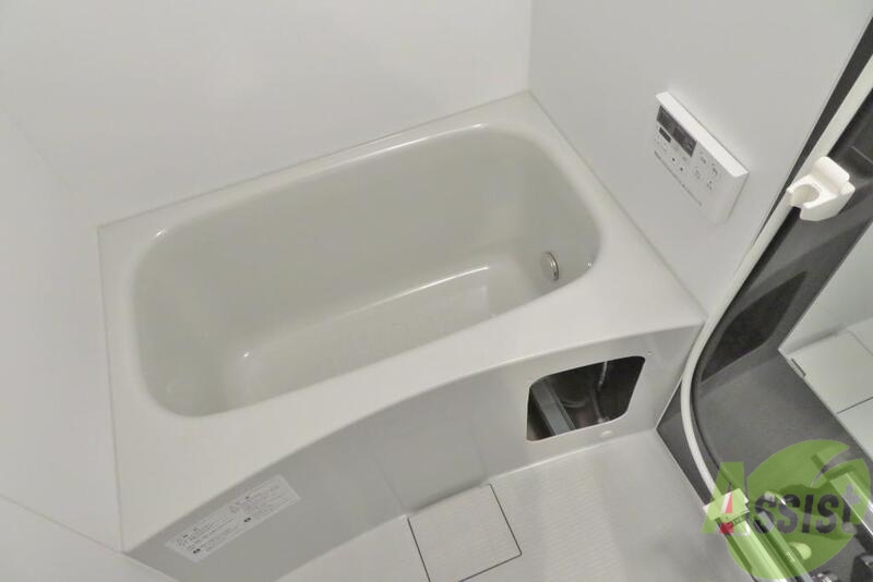 バス・シャワールーム　追い炊きも付いており、ゆったりお風呂に入れそうですね。