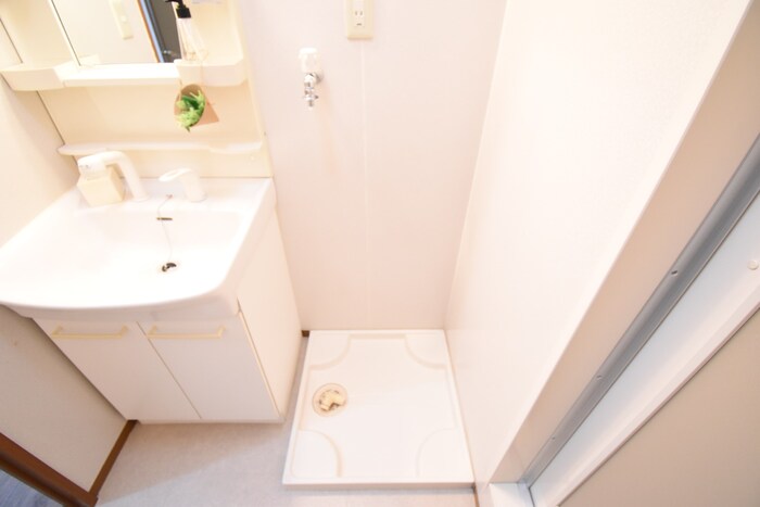 洗面設備　洗髪洗面化粧台・室内洗濯機置場