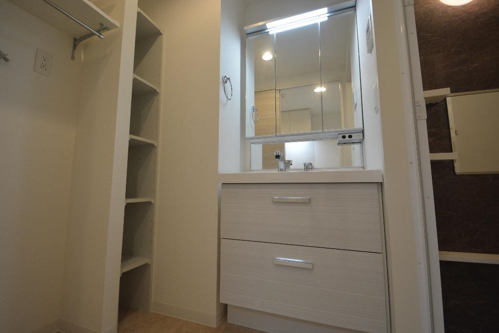 洗面設備　洗髪洗面化粧台