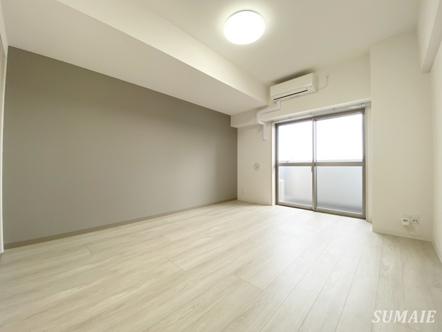 居室・リビング　フローリングの状態、良好です☆