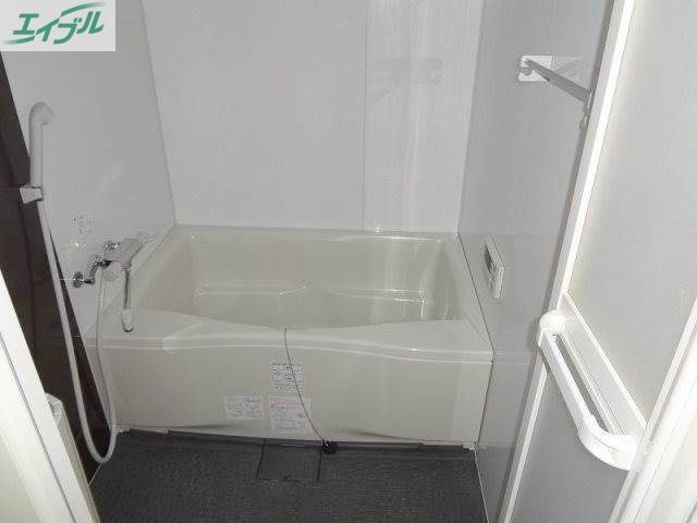 バス・シャワールーム　シャワー付きお風呂