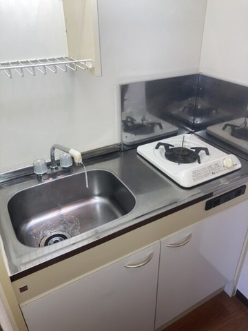 キッチン　※写真は同じマンションの違う部屋のものになります。