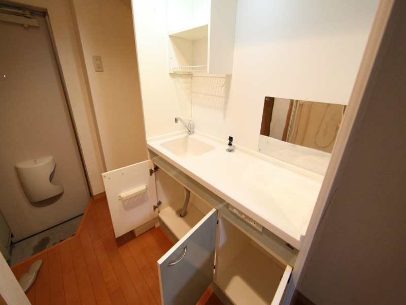 キッチン　キッチン（コンロ設置可）収納充実してます