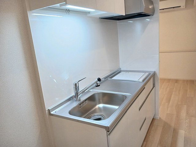 キッチン　コンパクトなキッチンで掃除もラクラク