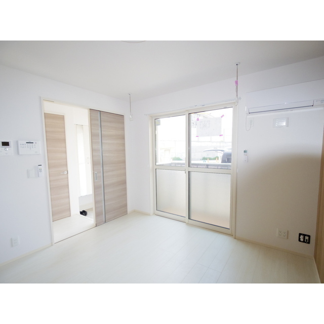 居室・リビング　同型物件の写真です