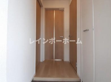 玄関　※同施工会社参考写真※