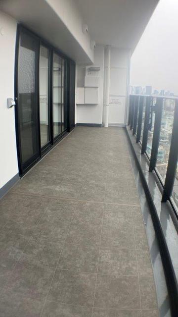 バルコニー　奥行きのあるバルコニー