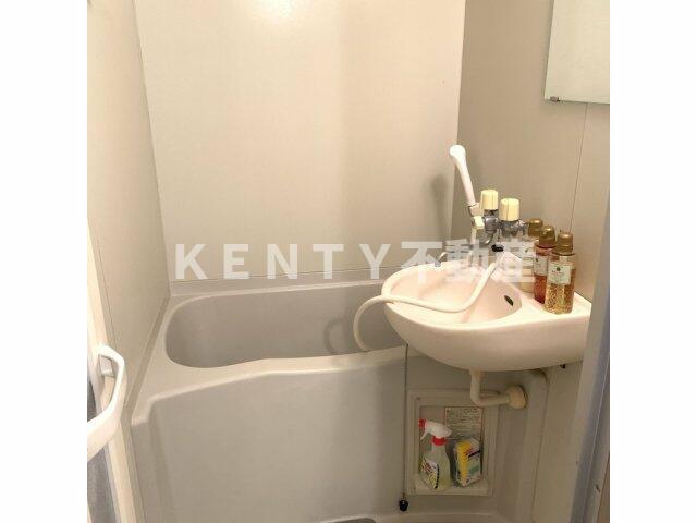 バス・シャワールーム　コンパクトで使いやすいお風呂です