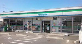 コンビニ　ファミリーマート 石岡国府店（コンビニ）まで912m