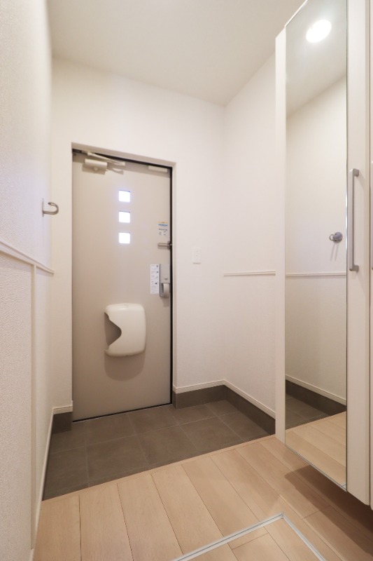 玄関　図面と現状に相違がある場合には現状を優先