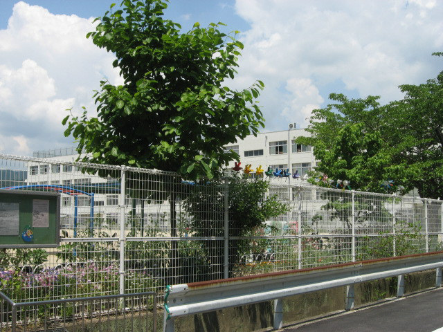 小学校　高槻市立北清水小学校（小学校）まで2292m