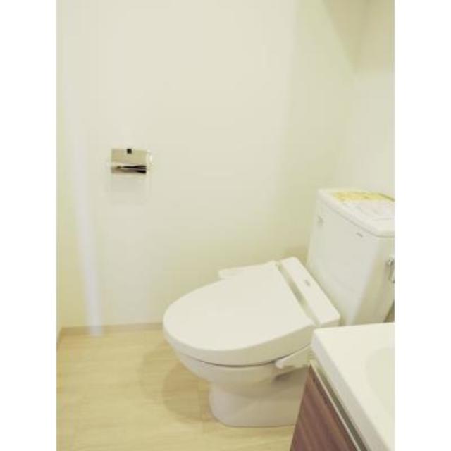 トイレ　※写真は同タイプ住戸です。