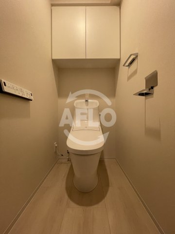 トイレ　プレミストタワー靭本町　温水洗浄便座