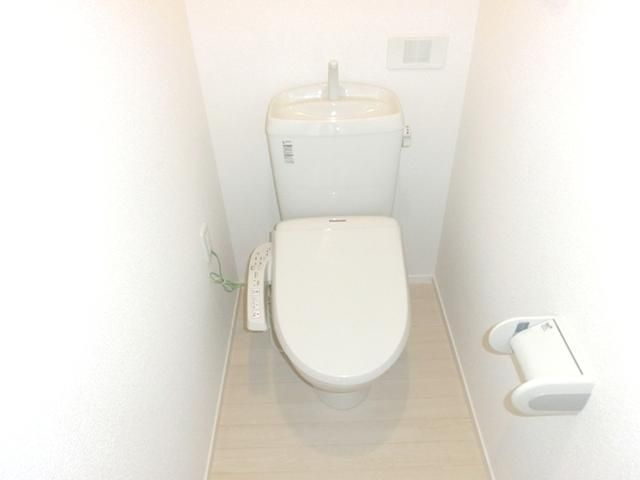 トイレ　★ウォシュレット付きのトイレです★
