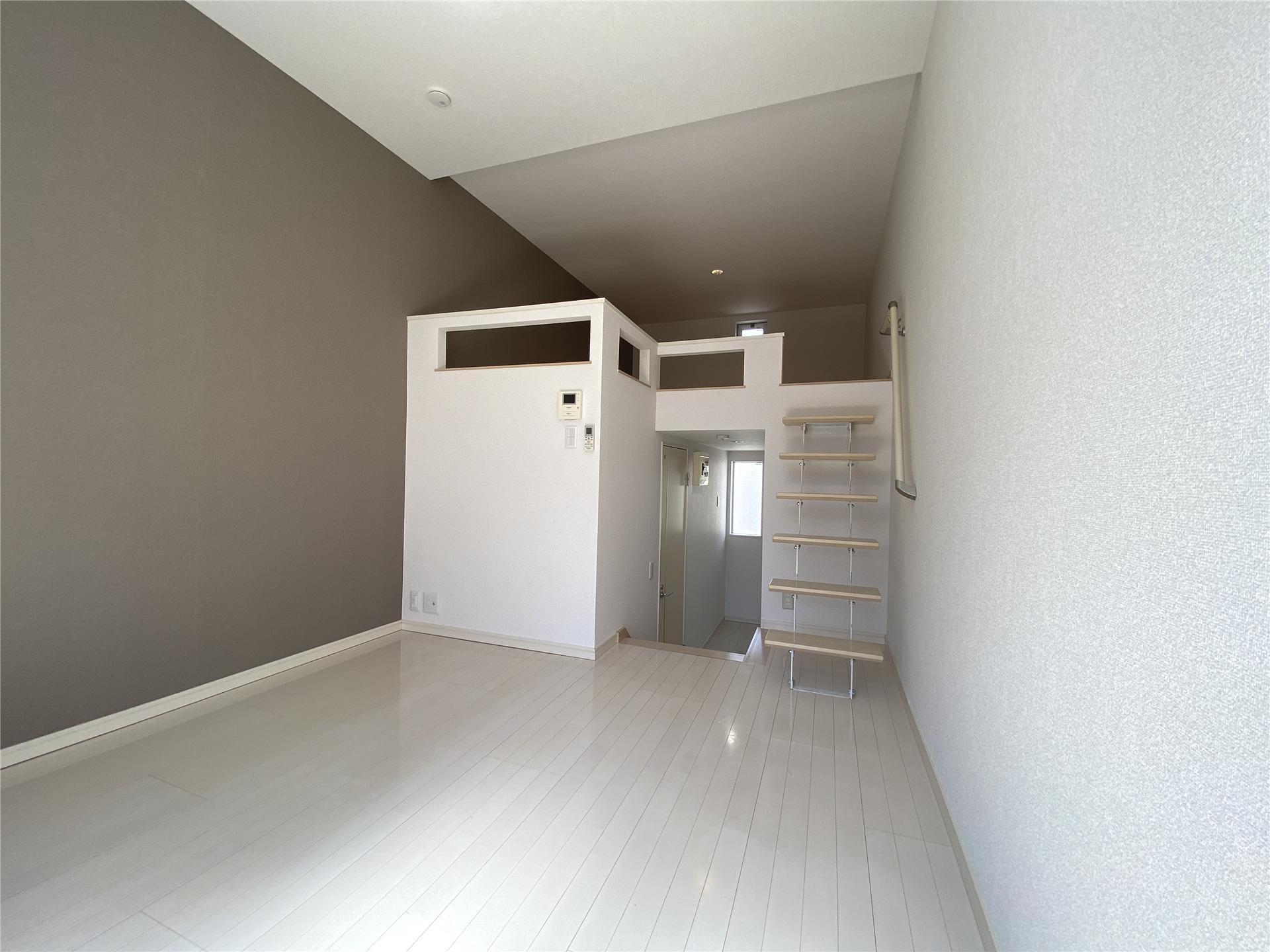 居室・リビング　ロフト付き6.2帖のデザイナーズアパートです