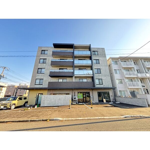 建物外観　☆南郷13丁目駅徒歩4分☆