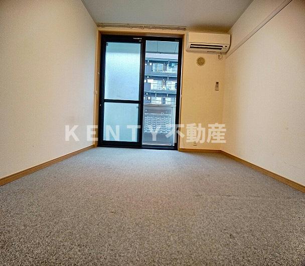 居室・リビング　居間です