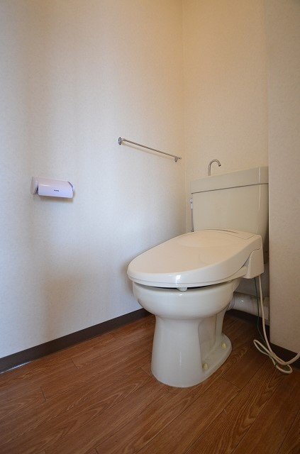 トイレ　別号室の写真です