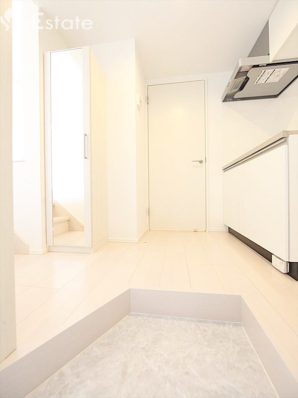 玄関　玄関　シューズボックス有り