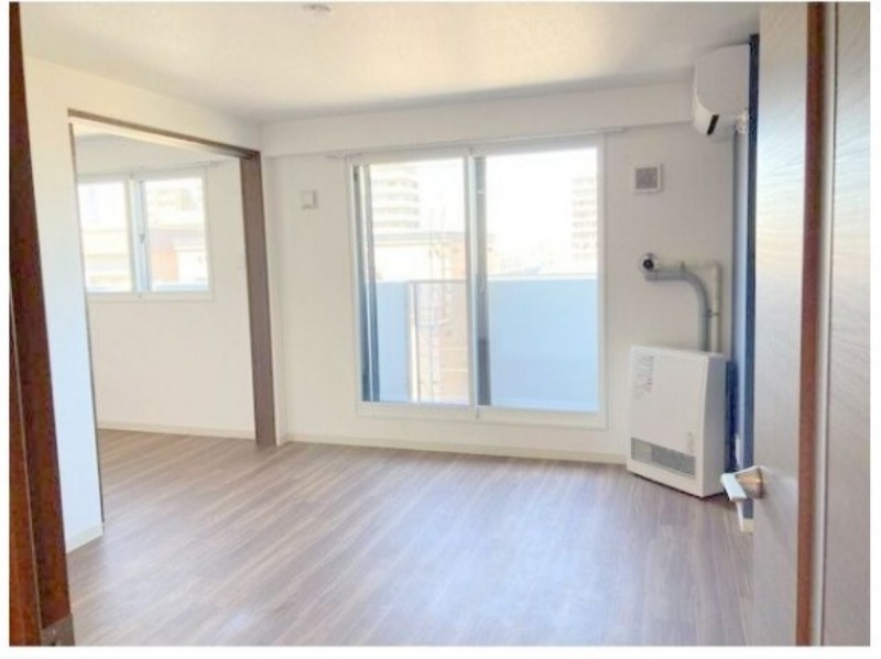 居室・リビング　明るく広々リビングスペース♪