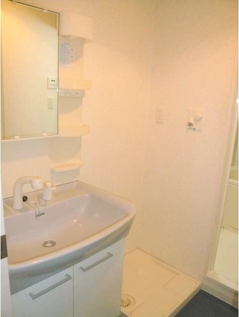 洗面設備　身支度に欠かせない独立洗面台♪