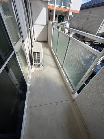 バルコニー　バルコニーからの眺めを楽しみながら食事をしませんか