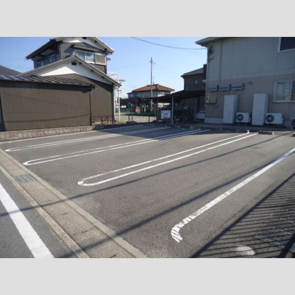 その他　縦列駐車場