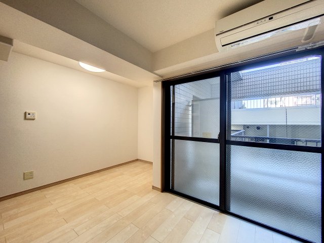 居室・リビング　こちらのリビングで趣味の時間をお楽しみください