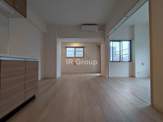 居室・リビング　同建物写真