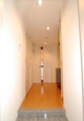 玄関　※別部屋の参考写真です。
