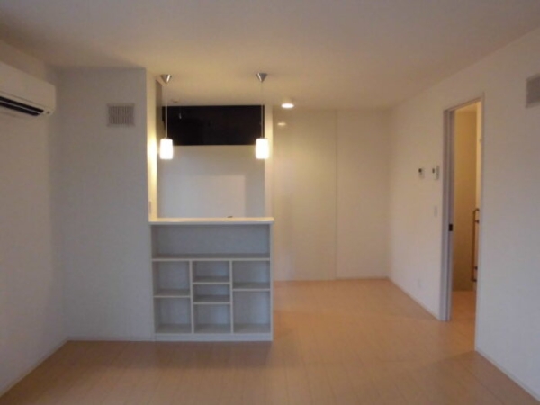 居室・リビング　同建物別部屋写真
