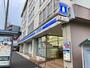 コンビニ　ローソン井土ヶ谷駅前店（コンビニ）まで370m