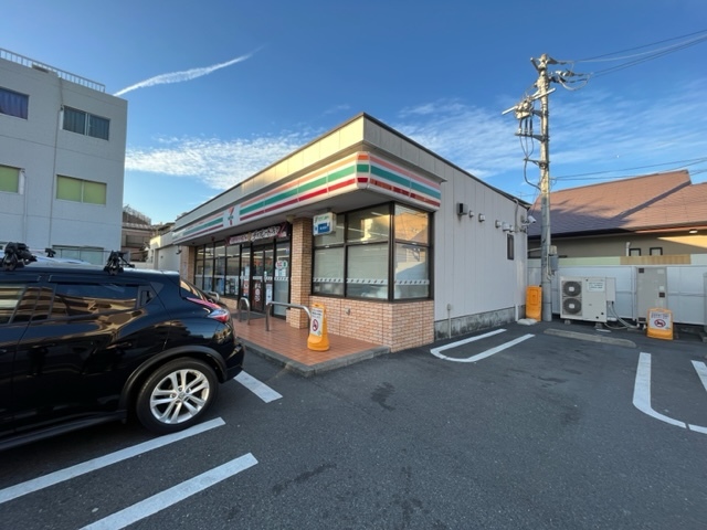 コンビニ　セブンイレブン横浜永田東3丁目店（コンビニ）まで627m