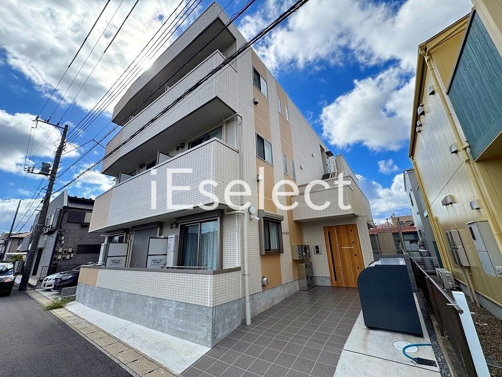 建物外観　お買い物にも出やすい立地♪