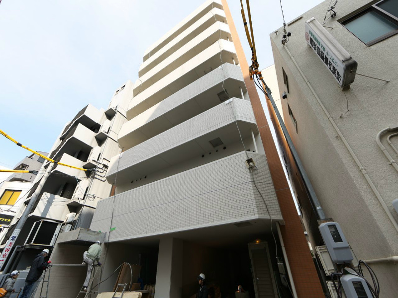 建物外観　外観　オートロック　防犯カメラ　宅配BOX