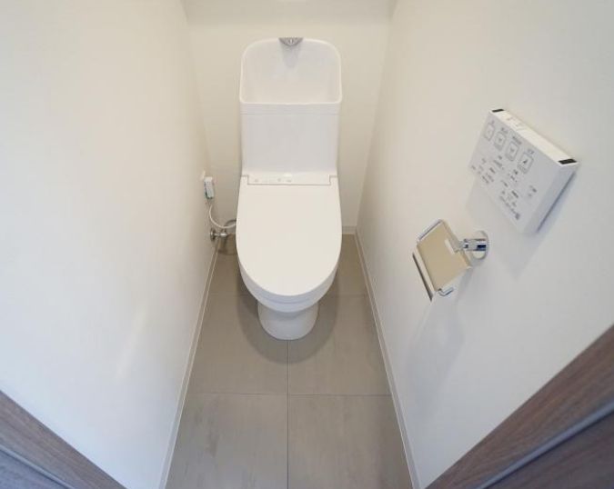 トイレ　★バストイレ別で湿気がこもりにくく、カビの発生を防げます