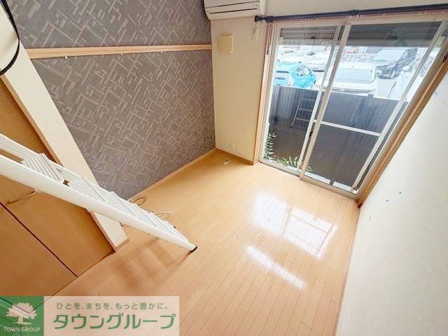 居室・リビング　駐車場