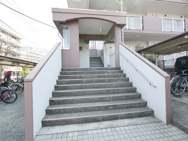 エントランス　★お部屋探しは、タウンハウジング多摩センター店へ★