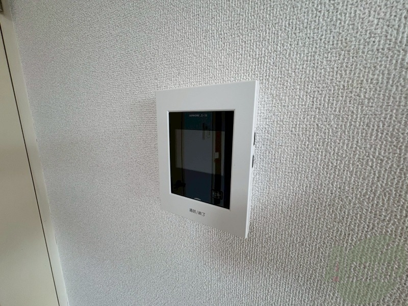 セキュリティ　ＴＶモニター付インターホンです。来客者の顔が見えるので安心！
