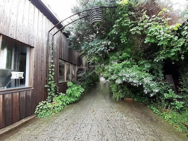 飲食店　MOKICHI TRATTORIA（飲食店）まで523m